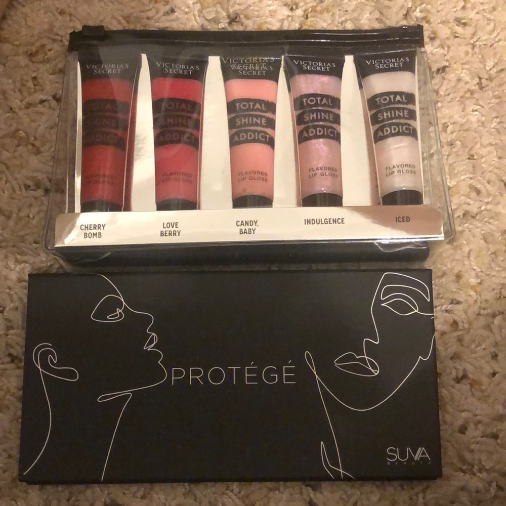 Eyeshadow and lipgloss